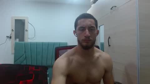 Snapshot of enzo_savage chatting on October 16, 7:11 pm enzo_savage online show from October 16, 7:11 pm