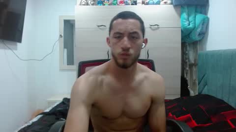 Snapshot of enzo_savage chatting on September 30, 7:39 pm enzo_savage online show from September 30, 7:39 pm