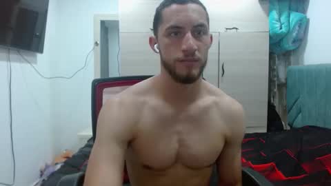 Snapshot of enzo_savage chatting on September 26, 7:11 pm enzo_savage online show from September 26, 7:11 pm