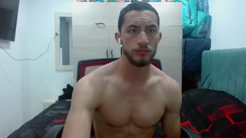 Snapshot of enzo_savage chatting on October 2, 7:51 pm enzo_savage online show from October 2, 7:51 pm