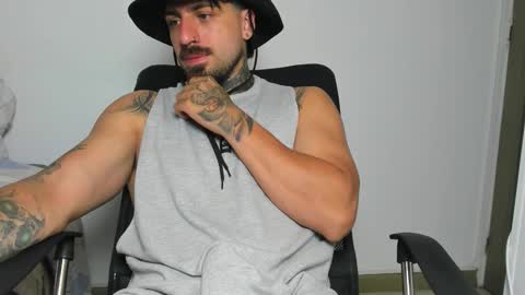 Enzo Aren online show from October 17, 1:09 am