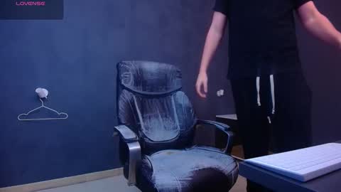 EnzoRace online show from February 3, 5:49 am