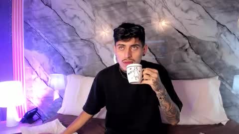 Enzo Rodriguez online show from November 10, 12:32 pm