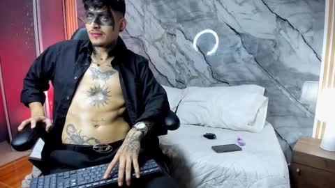 Enzo Rodriguez online show from October 31, 1:03 pm