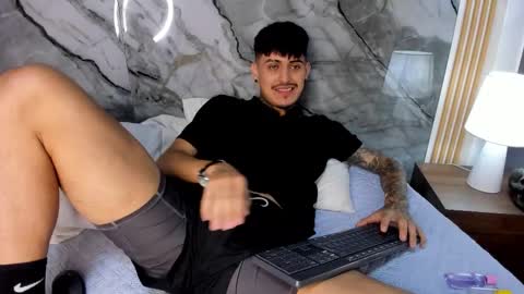 Enzo Rodriguez online show from October 30, 1:01 pm