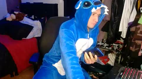 enzoyarack online show from November 21, 3:27 am