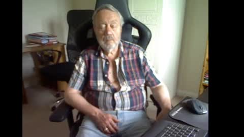 erasmus_d online show from June 16, 5:15 pm