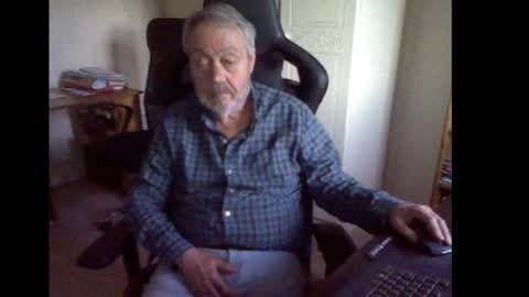 Snapshot of erasmus_d chatting on February 28, 5:48 pm erasmus_d online show from February 28, 5:48 pm