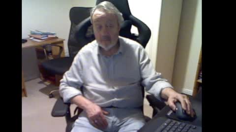 Snapshot of erasmus_d chatting on January 30, 5:39 pm erasmus_d online show from January 30, 5:39 pm