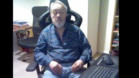 erasmus_d online show from November 22, 6:51 pm