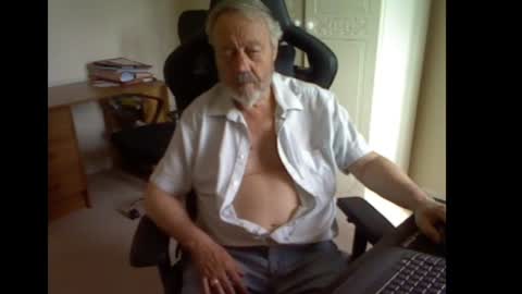 erasmus_d online show from June 29, 4:18 pm