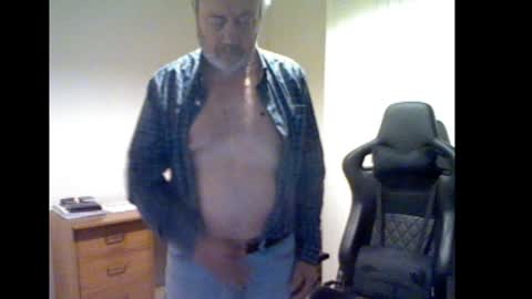 Snapshot of erasmus_d chatting on January 11, 6:33 pm erasmus_d online show from January 11, 6:33 pm