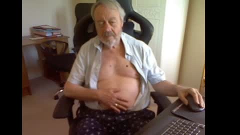 erasmus_d online show from June 19, 5:29 pm