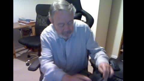 Snapshot of erasmus_d chatting on December 29, 5:44 pm erasmus_d online show from December 29, 5:44 pm