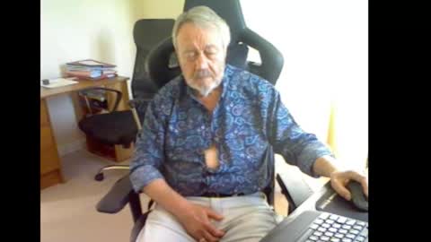 Snapshot of erasmus_d chatting on September 13, 5:14 pm erasmus_d online show from September 13, 5:14 pm