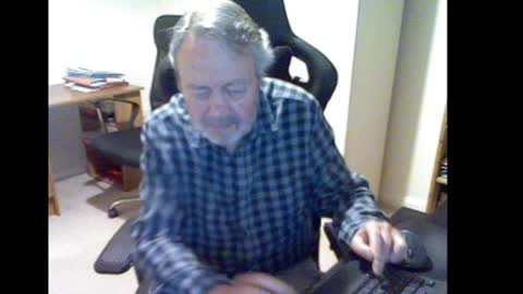 Snapshot of erasmus_d chatting on January 29, 7:32 pm erasmus_d online show from January 29, 7:32 pm