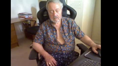 erasmus_d online show from June 21, 5:51 pm