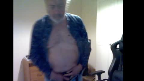 Snapshot of erasmus_d chatting on January 17, 6:36 pm erasmus_d online show from January 17, 6:36 pm