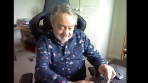 Snapshot of erasmus_d chatting on February 3, 12:36 pm erasmus_d online show from February 3, 12:36 pm