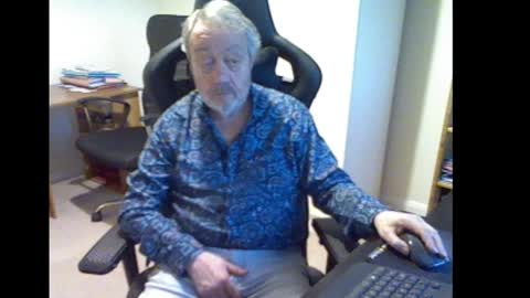 Snapshot of erasmus_d chatting on February 16, 5:26 pm erasmus_d online show from February 16, 5:26 pm