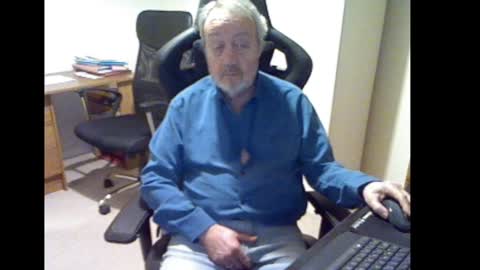 Snapshot of erasmus_d chatting on January 3, 5:31 pm erasmus_d online show from January 3, 5:31 pm