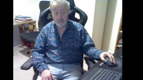 Snapshot of erasmus_d chatting on January 12, 6:05 pm erasmus_d online show from January 12, 6:05 pm