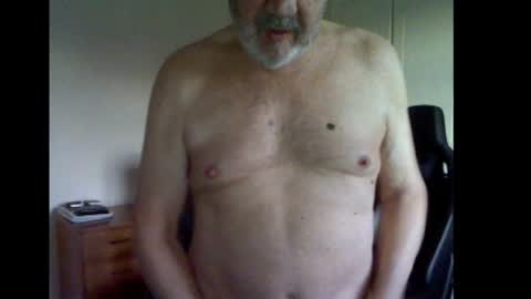 Snapshot of erasmus_d chatting on March 5, 5:50 pm erasmus_d online show from March 5, 5:50 pm