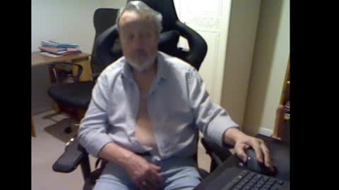 Snapshot of erasmus_d chatting on January 9, 6:36 pm erasmus_d online show from January 9, 6:36 pm