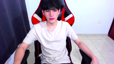 Snapshot of eren_tatakae chatting on January 7, 12:03 am eren_tatakae online show from January 7, 12:03 am