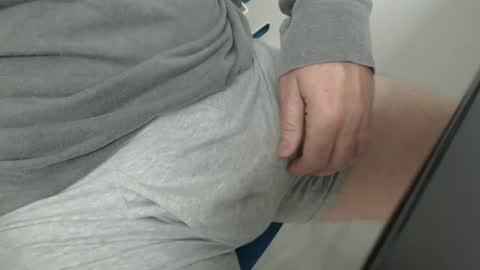 eric100eric100 online show from March 23, 8:04 pm