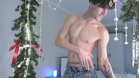 Snapshot of eric_crush chatting on December 27, 4:04 am Eric Crush online show from December 27, 4:04 am