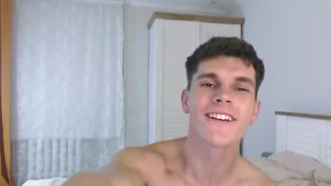 Snapshot of eric_crush chatting on September 8, 4:06 pm Eric Crush online show from September 8, 4:06 pm