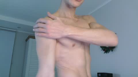 Snapshot of eric_crush chatting on December 19, 3:40 am Eric Crush online show from December 19, 3:40 am