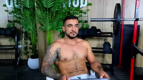 Snapshot of eric_harrison1 chatting on December 18, 3:15 am Brayan online show from December 18, 3:15 am