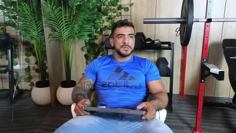 Snapshot of eric_harrison1 chatting on December 21, 2:30 am Brayan online show from December 21, 2:30 am