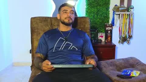 Snapshot of eric_harrison1 chatting on January 15, 1:23 am Brayan online show from January 15, 1:23 am
