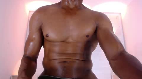 Snapshot of eric_latino chatting on January 27, 10:06 pm Eric Latino online show from January 27, 10:06 pm