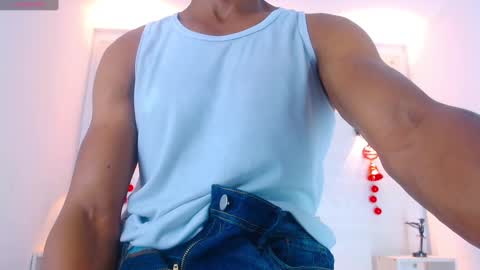 Snapshot of eric_latino chatting on December 26, 5:04 am Eric Latino online show from December 26, 5:04 am