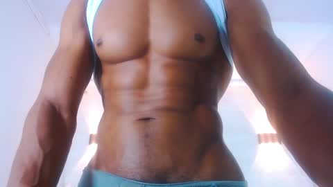 Snapshot of eric_latino chatting on December 20, 1:58 am Eric Latino online show from December 20, 1:58 am