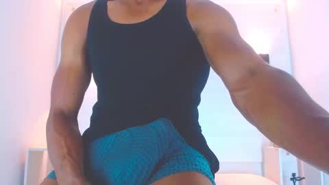Snapshot of eric_latino chatting on February 23, 3:29 am Eric Latino online show from February 23, 3:29 am