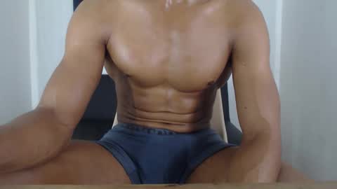 Snapshot of eric_latino chatting on September 13, 6:25 am Eric Latino online show from September 13, 6:25 am