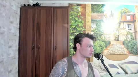 Snapshot of eric_the_vikking chatting on October 27, 12:29 pm Eric online show from October 27, 12:29 pm