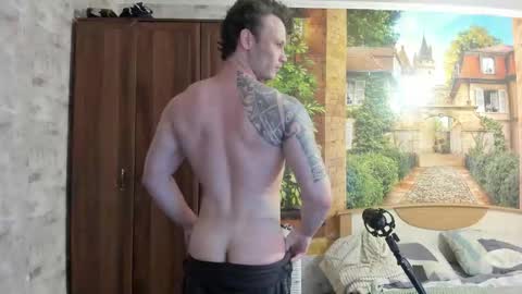 Snapshot of eric_the_vikking chatting on October 24, 8:05 am Eric online show from October 24, 8:05 am