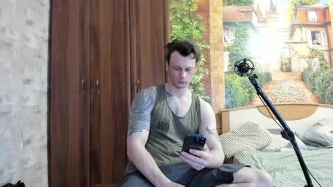 Snapshot of eric_the_vikking chatting on October 17, 9:24 am Eric online show from October 17, 9:24 am