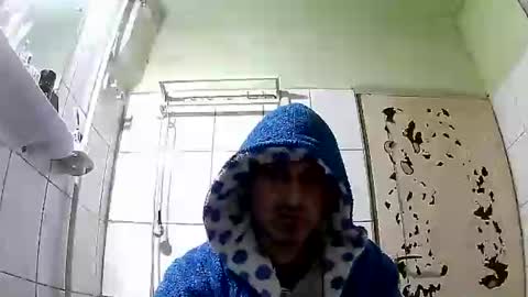 Snapshot of ericboy32 chatting on February 20, 1:46 am eric online show from February 20, 1:46 am