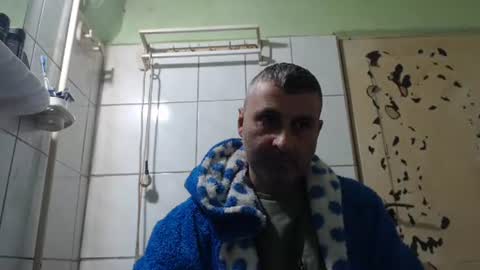 Snapshot of ericboy32 chatting on February 24, 1:53 pm eric online show from February 24, 1:53 pm