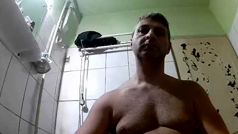 Snapshot of ericboy32 chatting on December 27, 11:53 pm eric online show from December 27, 11:53 pm
