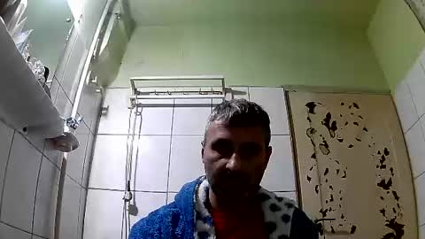 Snapshot of ericboy32 chatting on December 23, 5:54 pm eric online show from December 23, 5:54 pm