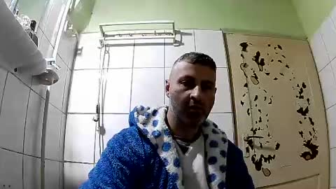 Snapshot of ericboy32 chatting on December 31, 1:36 am eric online show from December 31, 1:36 am