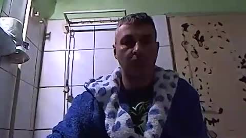 Snapshot of ericboy32 chatting on January 14, 6:49 pm eric online show from January 14, 6:49 pm